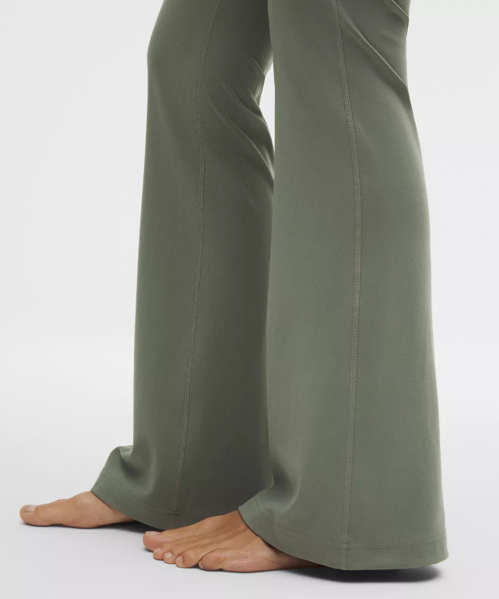 Pantalon Groove évasé taille haute en Nulu Court