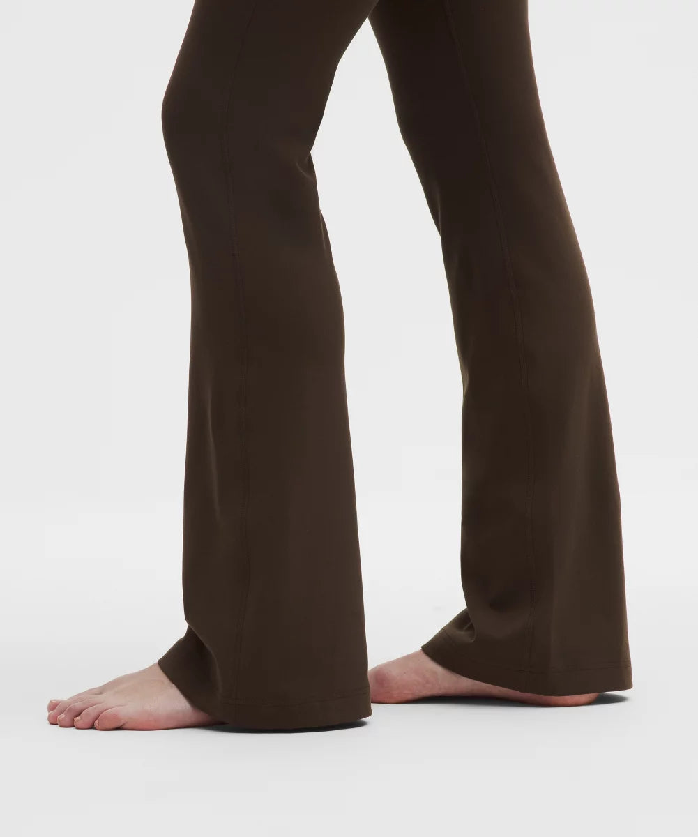 Pantalon Groove évasé taille haute en Nulu Court